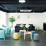 Minimal Hotel Culture